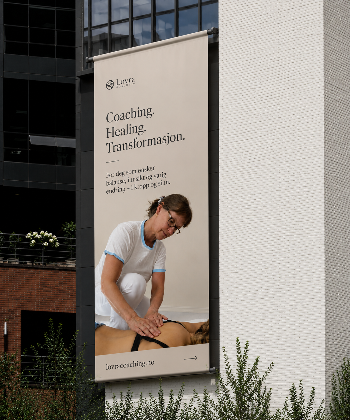Mobilmockup som viser Lovra Coaching-nettsiden